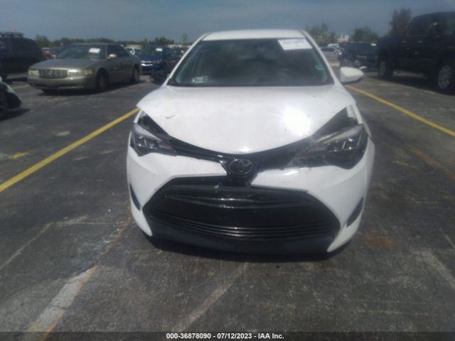 2018 TOYOTA COROLLA 5YFBURHE3JP793061 Photo 5