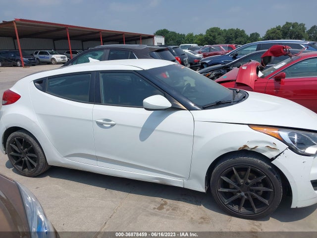 2016 HYUNDAI VELOSTER VIN: KMHTC6AD8GU268270