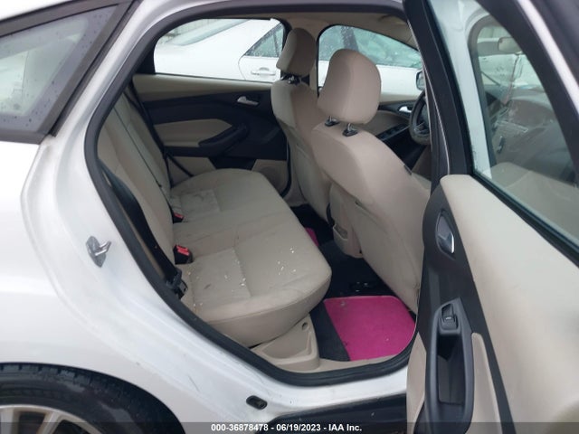 2015 FORD FOCUS SE VIN: 1FADP3F24FL362398