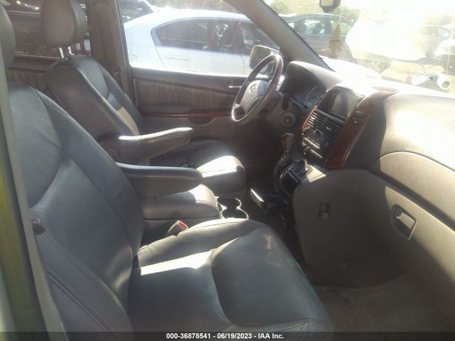 2005 TOYOTA SIENNA XLE VIN: 5TDBA22C55S037011