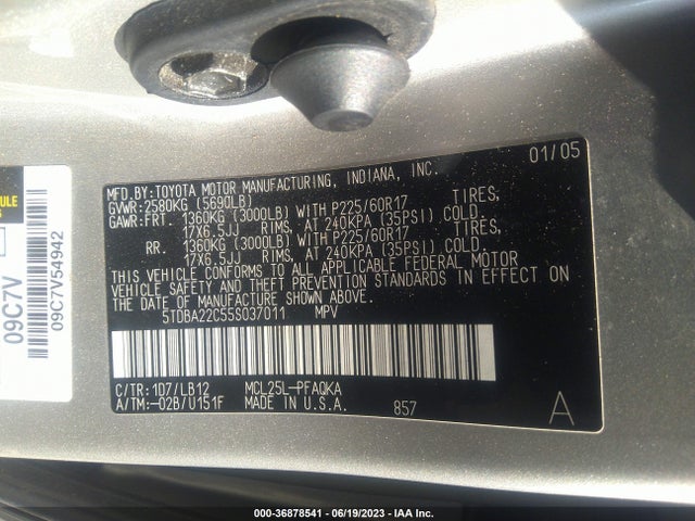 2005 TOYOTA SIENNA XLE VIN: 5TDBA22C55S037011