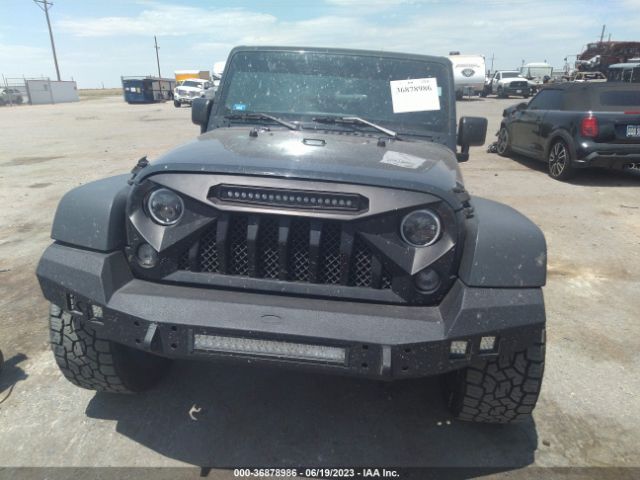 1C4BJWDG0HL713247 Jeep Wrangler Unlimited Sport