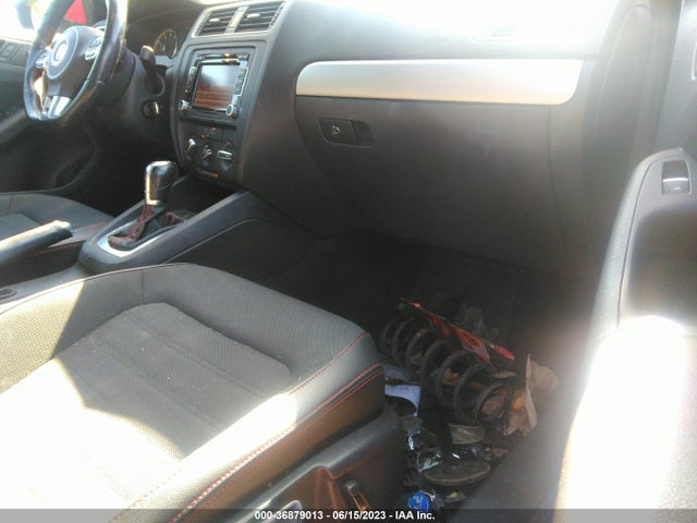 3VW4T7AJXEM216612 Volkswagen Jetta Sedan Gli