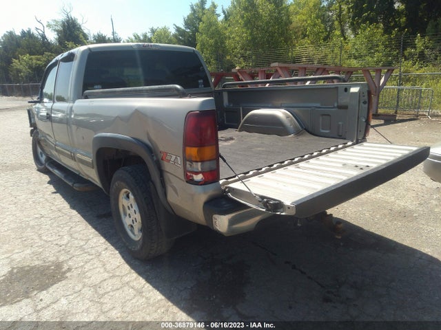 2002 CHEVROLET SILVERADO 1500 LS VIN: 2GCEK19T921141949