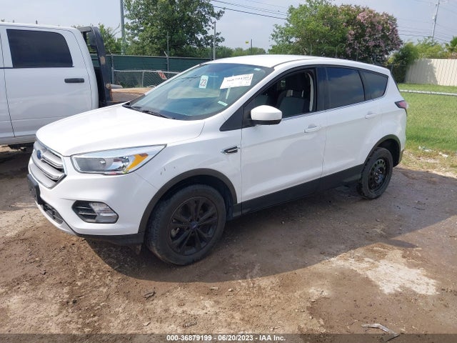 Ford ESCAPE SE 2017 1FMCU9GD1HUC26076 Image 2