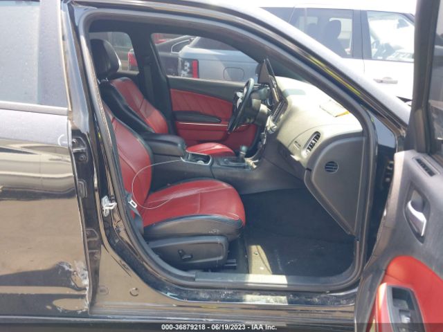 2C3CDXHG2FH917011 Dodge Charger Sxt