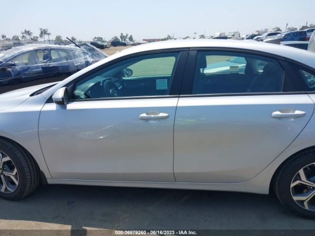 3KPF24AD4ME268706 KIA Forte Lxs