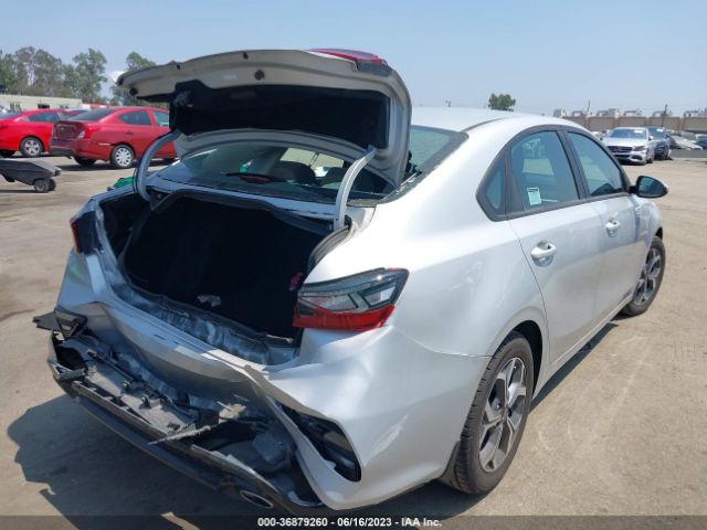 3KPF24AD4ME268706 KIA Forte Lxs