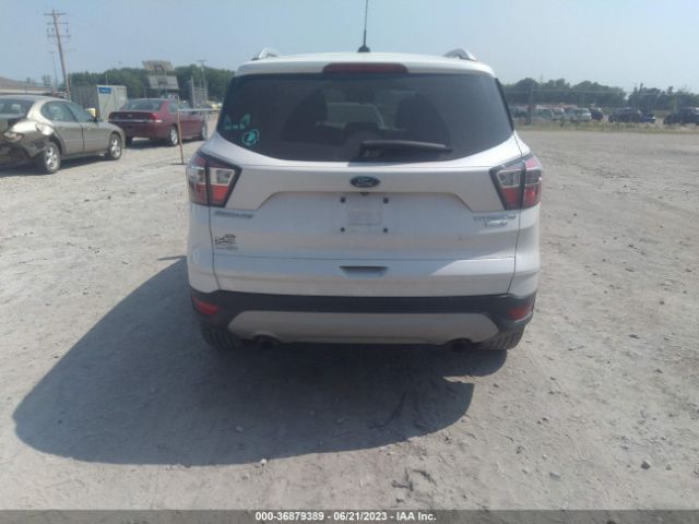 1FMCU9J94HUD75022 Ford Escape Titanium