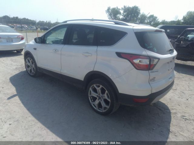 1FMCU9J94HUD75022 Ford Escape Titanium