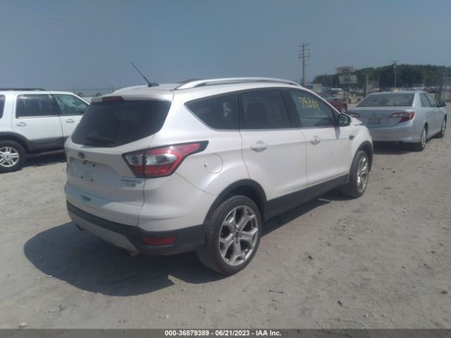 1FMCU9J94HUD75022 Ford Escape Titanium