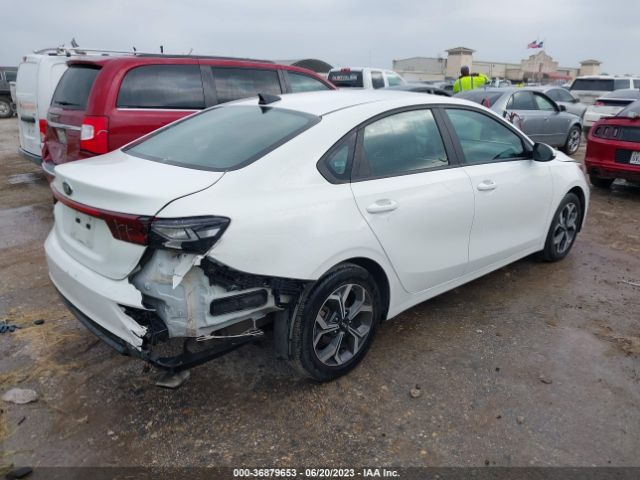 3KPF24AD3ME317880 KIA Forte Lxs