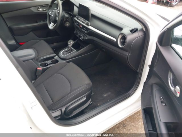 3KPF24AD3ME317880 KIA Forte Lxs