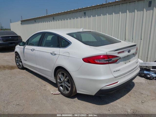 3FA6P0RUXKR255730 Ford Fusion Hybrid Titanium
