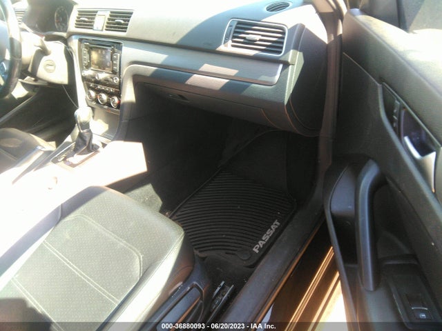 1VWBS7A31EC115455 Volkswagen Passat Se W/sunroof & Nav