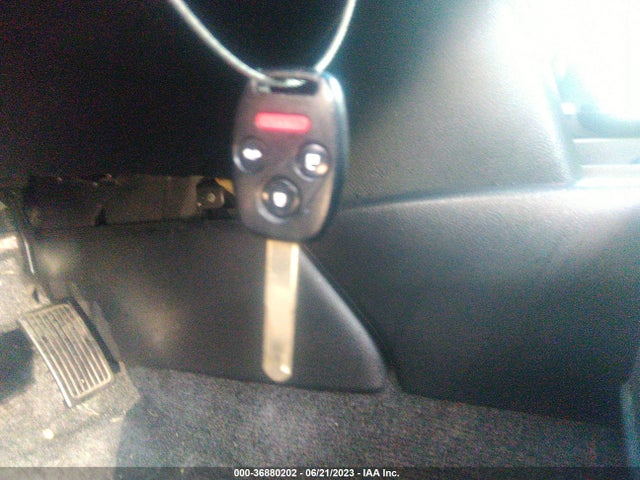 2011 HONDA ACCORD CPE EX-L VIN: 1HGCS2B81BA003977