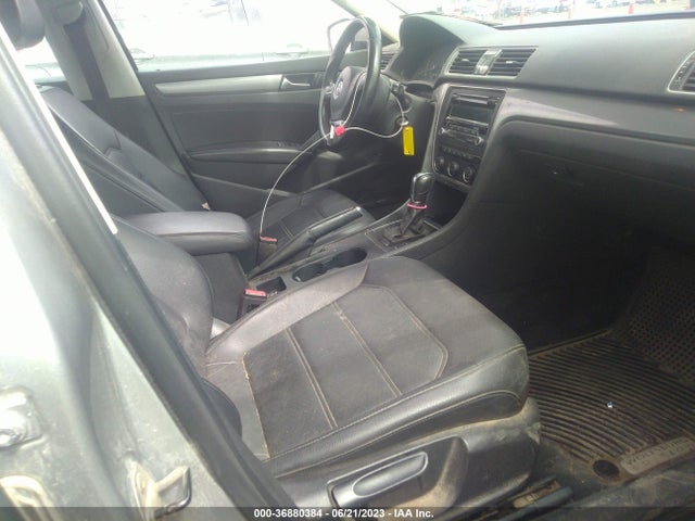 1VWAT7A3XEC037119 Volkswagen Passat Wolfsburg Ed