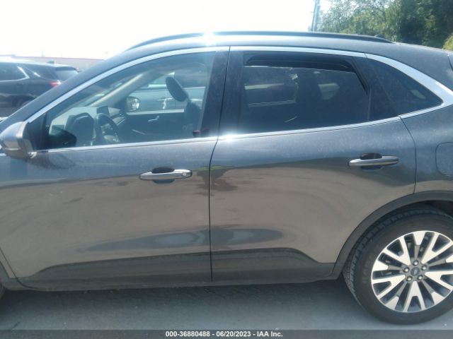 1FMCU9DZ9LUB32486 Ford Escape Titanium Hybrid