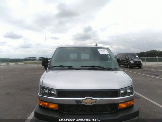 Chevrolet Express Passenger Lt 2018 1GAWGFFG8J1225770 Image 5