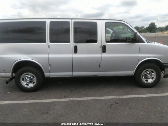 Chevrolet Express Passenger Lt 2018 1GAWGFFG8J1225770 Image 6