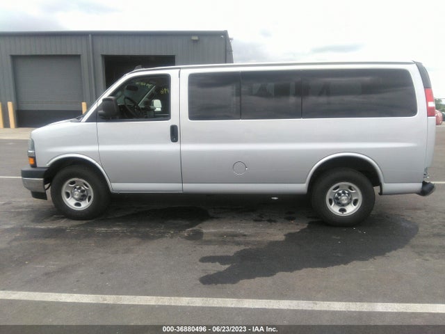 Chevrolet Express Passenger Lt 2018 1GAWGFFG8J1225770 Image 7