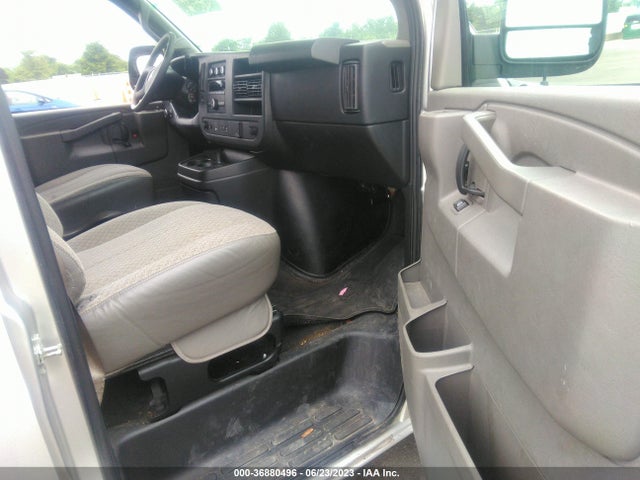 Chevrolet Express Passenger Lt 2018 1GAWGFFG8J1225770 Image 12