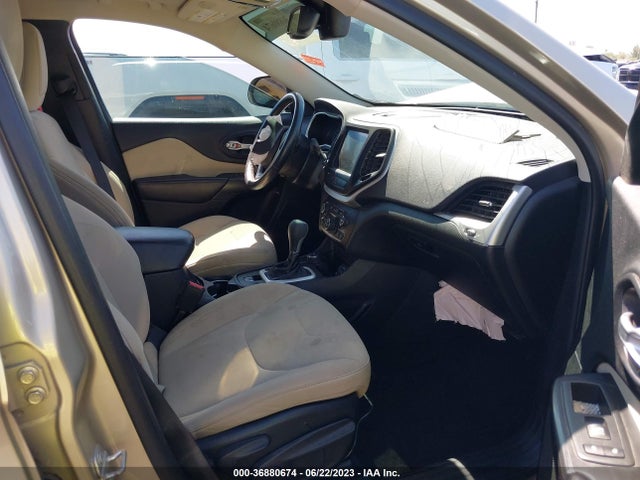 1C4PJMCS9FW529274 Jeep Cherokee Latitude