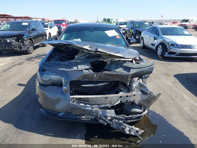 2C3CCAAG1KH602138 Chrysler 300 Touring