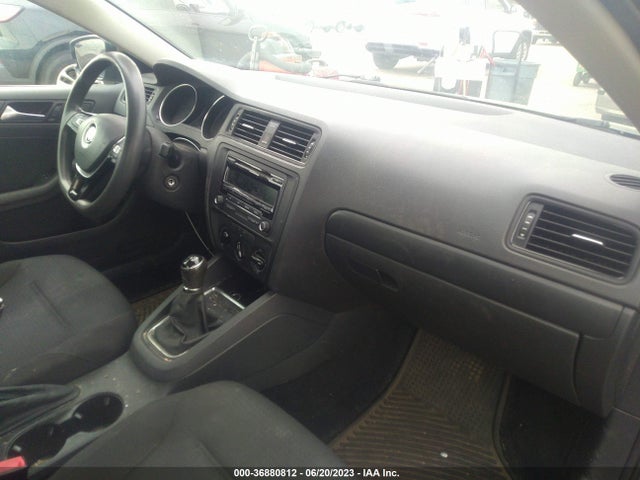 3VW1K7AJ1FM339481 Volkswagen Jetta Sedan 2.0l S