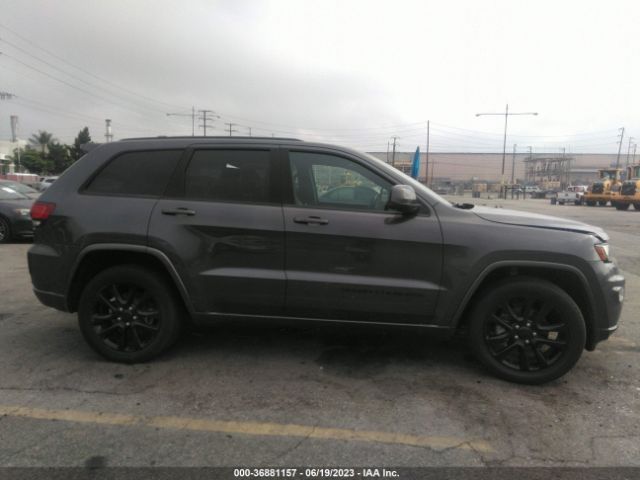 1C4RJEAG8HC915878 Jeep Grand Cherokee Altitude