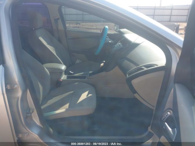 1FADP3F27HL254098 Ford FOCUS SE