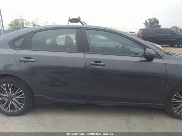 3KPF54AD8NE496703 KIA Forte Gt-line