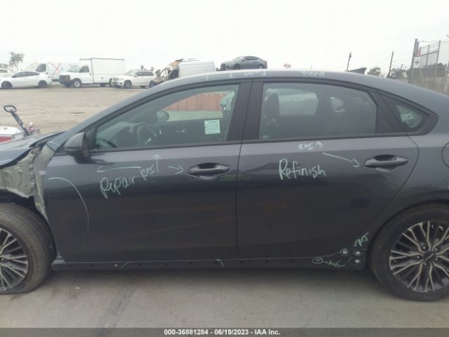 3KPF54AD8NE496703 KIA Forte Gt-line
