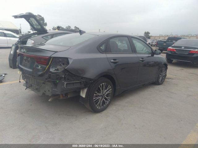 3KPF54AD8NE496703 KIA Forte Gt-line