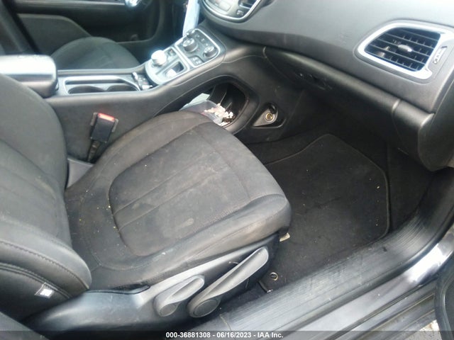 Chrysler 200 Limited 2016 1C3CCCAB1GN168141 Image 5