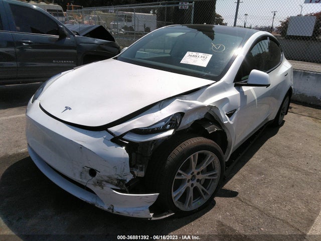 Tesla Model Y Long Range 2022 7SAYGDEE6NF423364 Image 2