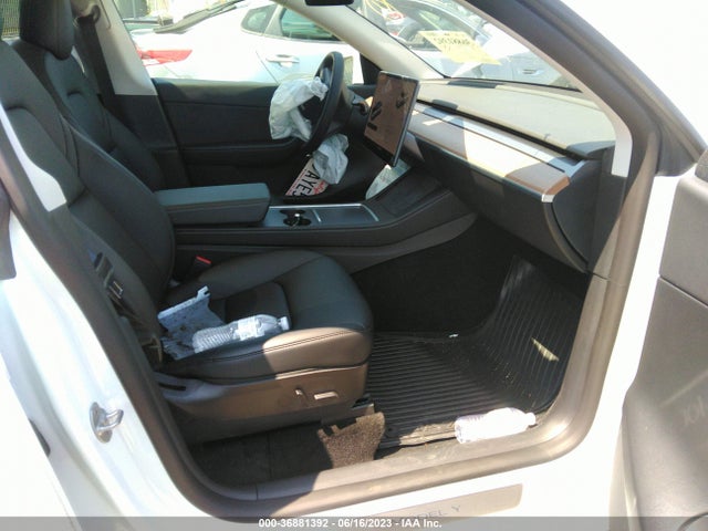 Tesla Model Y Long Range 2022 7SAYGDEE6NF423364 Image 5