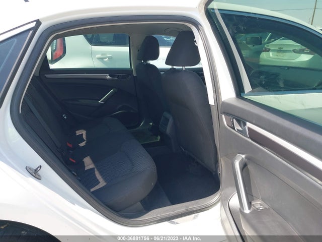 1VWAT7A37GC032866 Volkswagen Passat 1.8t R-line