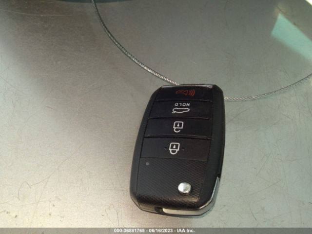 5XXGT4L30KG373656 KIA Optima Lx