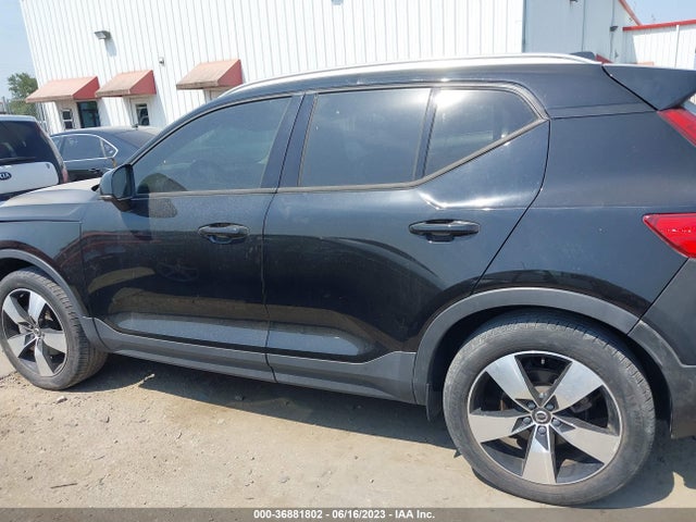 2019 VOLVO XC40 VIN: YV4162XZXK2012275