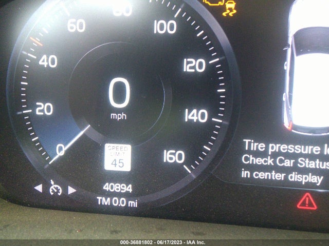 2019 VOLVO XC40 VIN: YV4162XZXK2012275