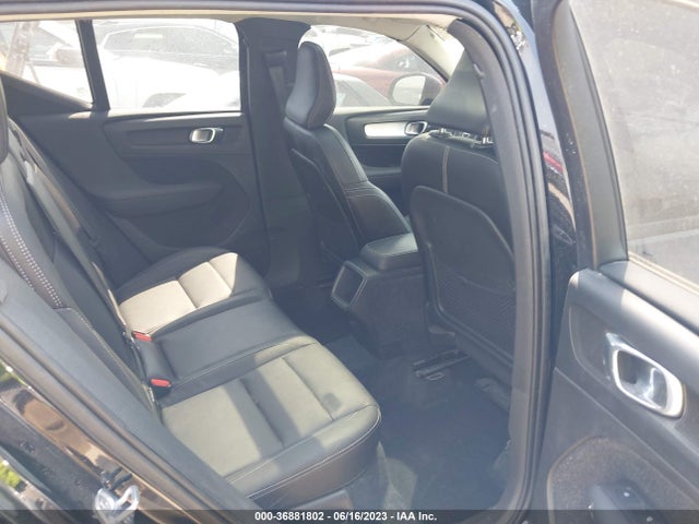2019 VOLVO XC40 VIN: YV4162XZXK2012275