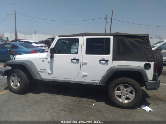 1C4BJWDG5FL763011 Jeep Wrangler Unlimited Sport