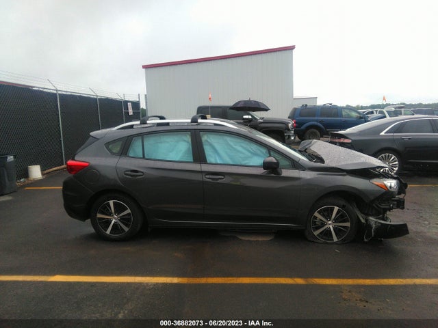 36882073 :رقم المزاد ، 4S3GTAV65N3725558 vin ، 2022 Subaru Impreza Premium مزاد بيع