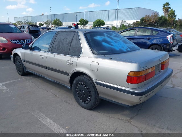 1990 HONDA ACCORD LX/EX VIN: JHMCB7651LC037093