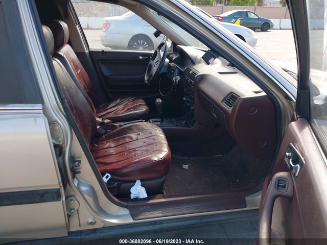 1990 HONDA ACCORD LX/EX VIN: JHMCB7651LC037093