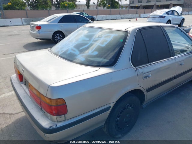 1990 HONDA ACCORD LX/EX VIN: JHMCB7651LC037093
