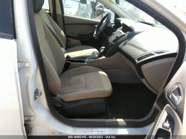 2016 FORD FOCUS SE VIN: 1FADP3F28GL271507