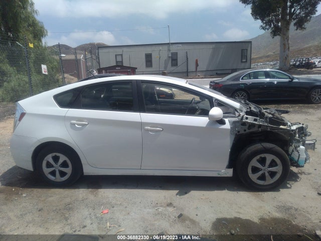 Toyota Prius Four 2015 JTDKN3DU8F1985739 Image 6
