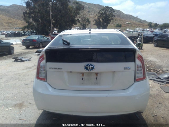 Toyota Prius Four 2015 JTDKN3DU8F1985739 Image 9